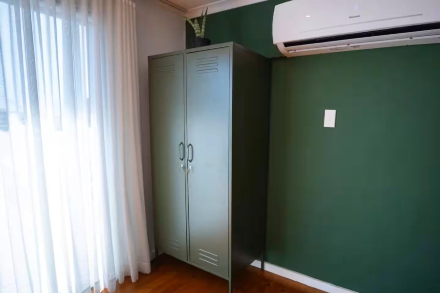 2 Bedroom Property for Sale in Sea Point Western Cape